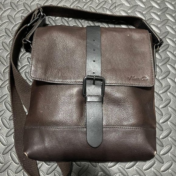 SOLD - Kenneth Cole Reaction Men's Leather Crossbody Bag - Picture 1 of 10